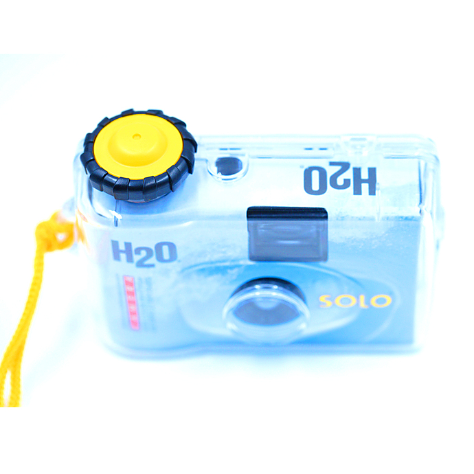 Solo H2O 35mm Single Use Underwater Camera w/ Kodak 400asa 27 exposure film Film Cameras at